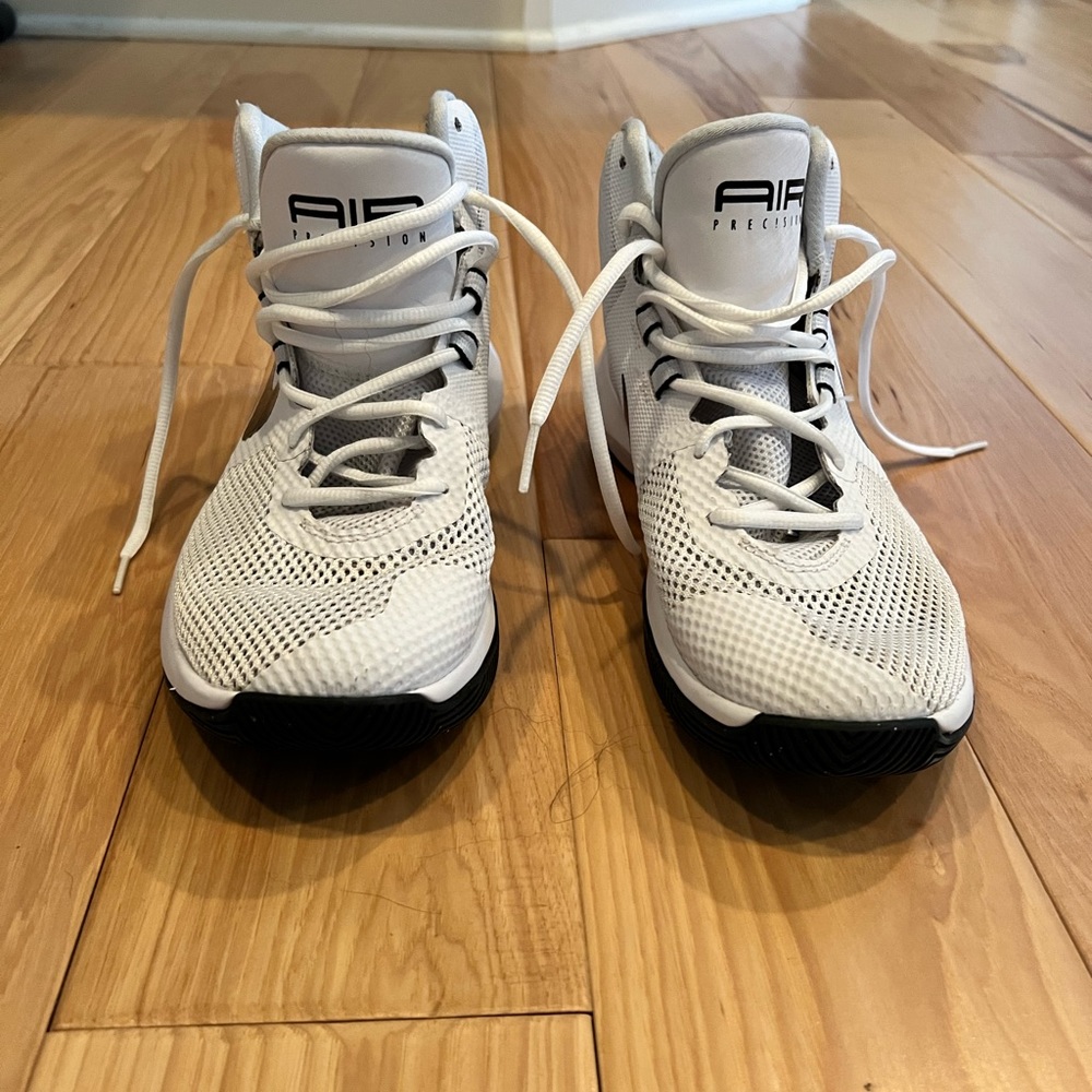 womens basketball shoes size 10